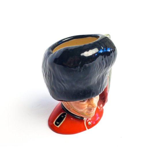Royal Doulton 1986 The Guardsman Mini Character Jug, Vintage Ceramic Toby Mug - Picture 4 of 9